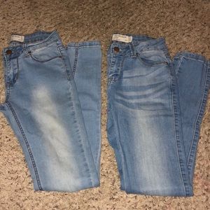 2 pairs of Skinny Encore Light wash jeans